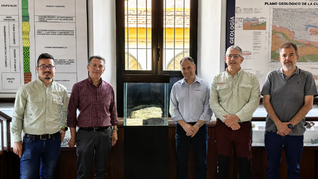 Sandfire MATSA dona una muestra de mineral de Aguas Teñidas al Museo Minero de Riotinto 2 Museo Minero de Riotinto